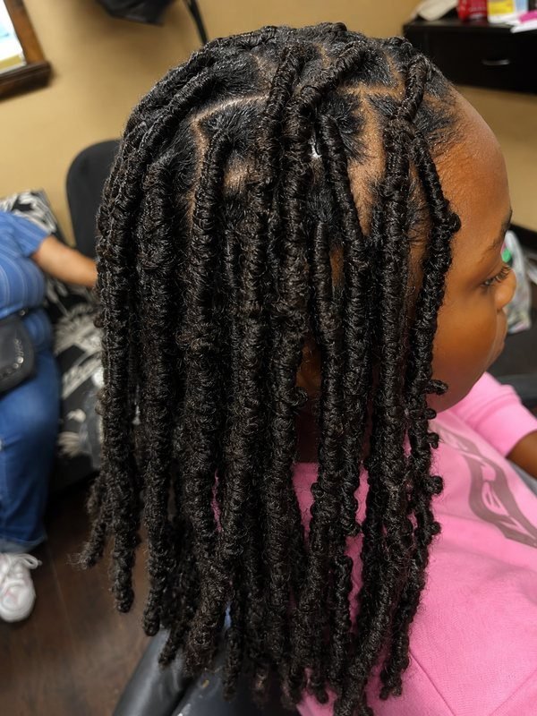 Crochet twists by Mouna Hair Braiding and Weaves
